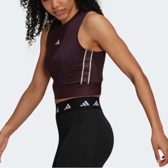 Adidas techfit training branded tape crop top - Picture 1 of 3